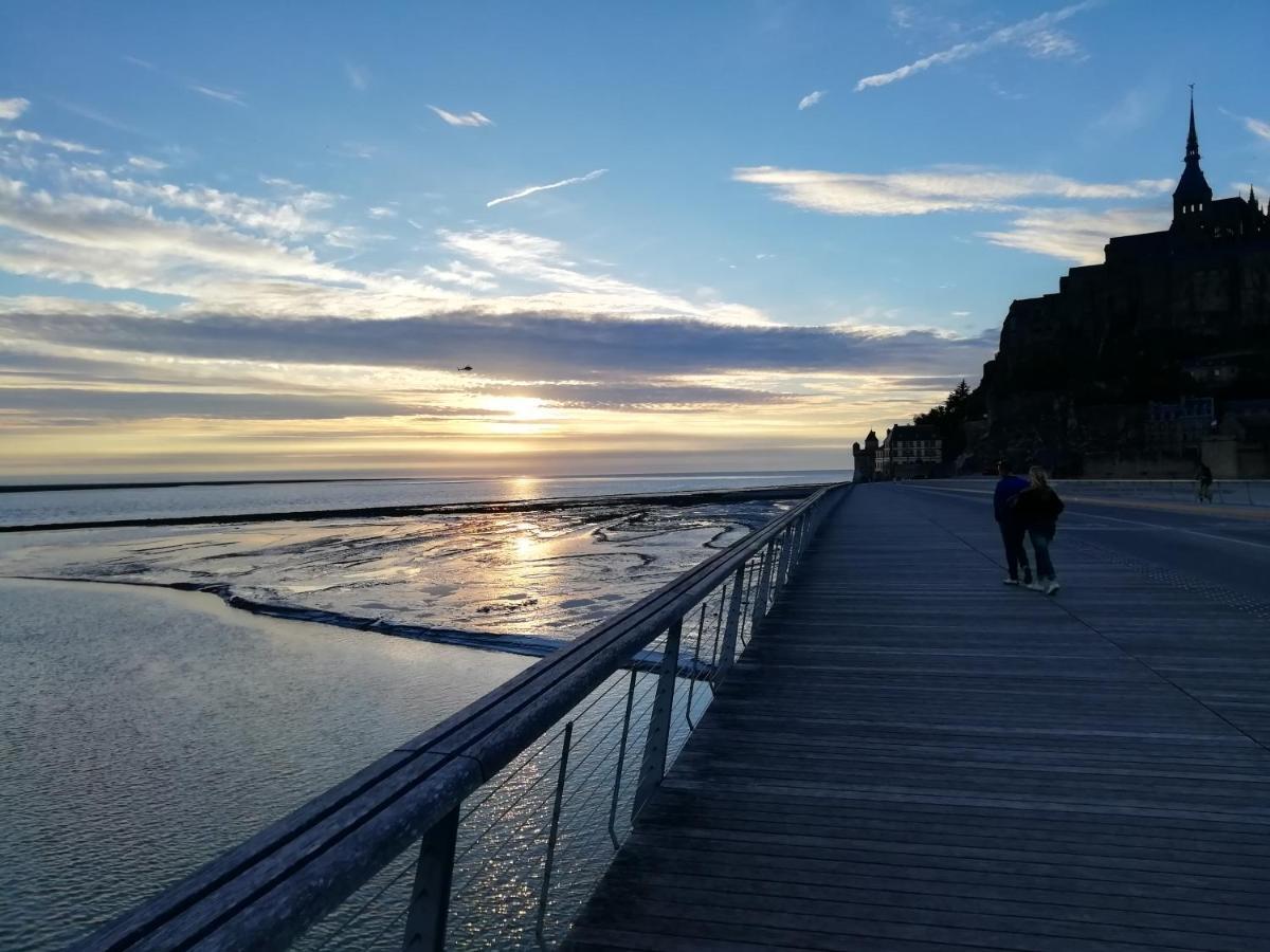 Bed and Breakfast Mamoucafecouette Roz-sur-Couesnon Exterior foto