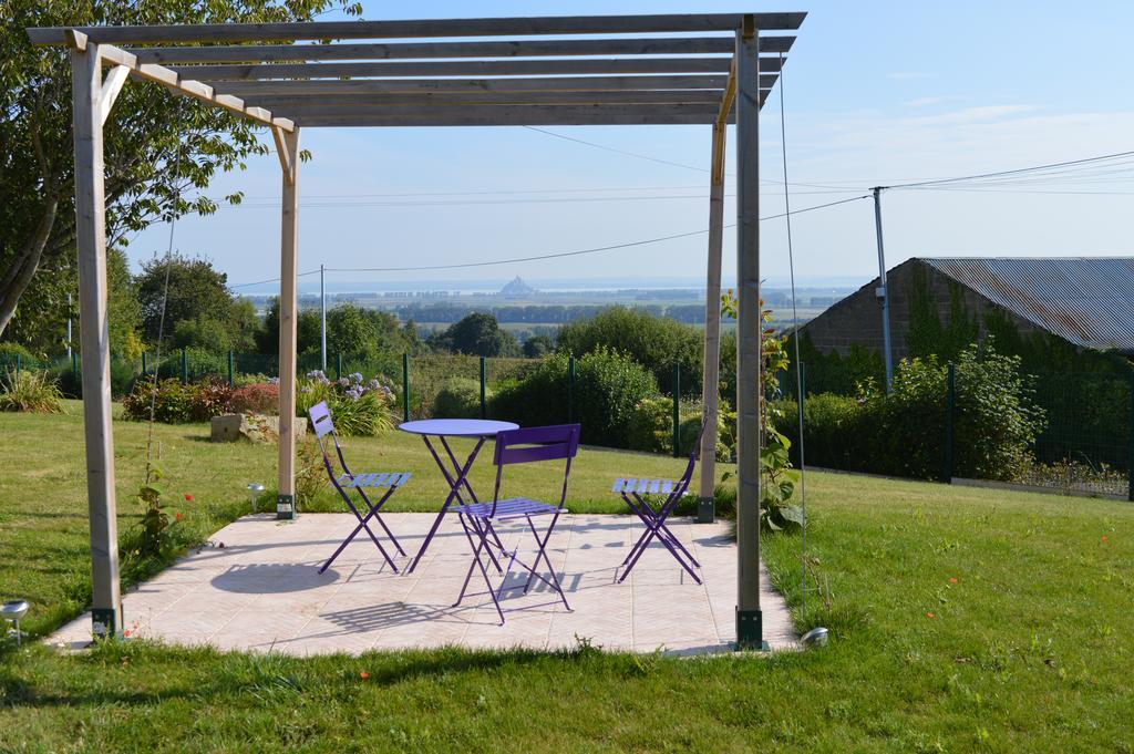 Bed and Breakfast Mamoucafecouette Roz-sur-Couesnon Exterior foto