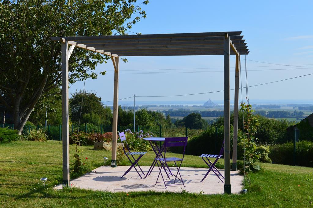 Bed and Breakfast Mamoucafecouette Roz-sur-Couesnon Exterior foto